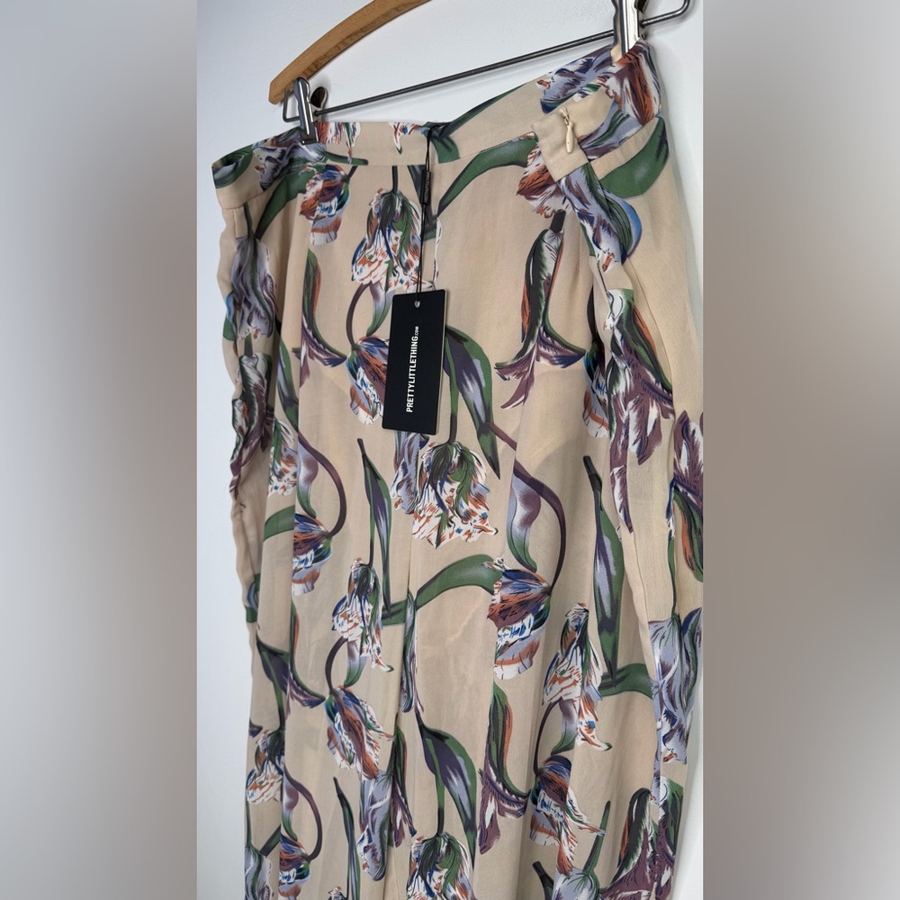 PRETTYLITTLETHING Plus Dusty Pink Floral Wide Leg Pants Trousers Size 18 NWT - Picture 5 of 7